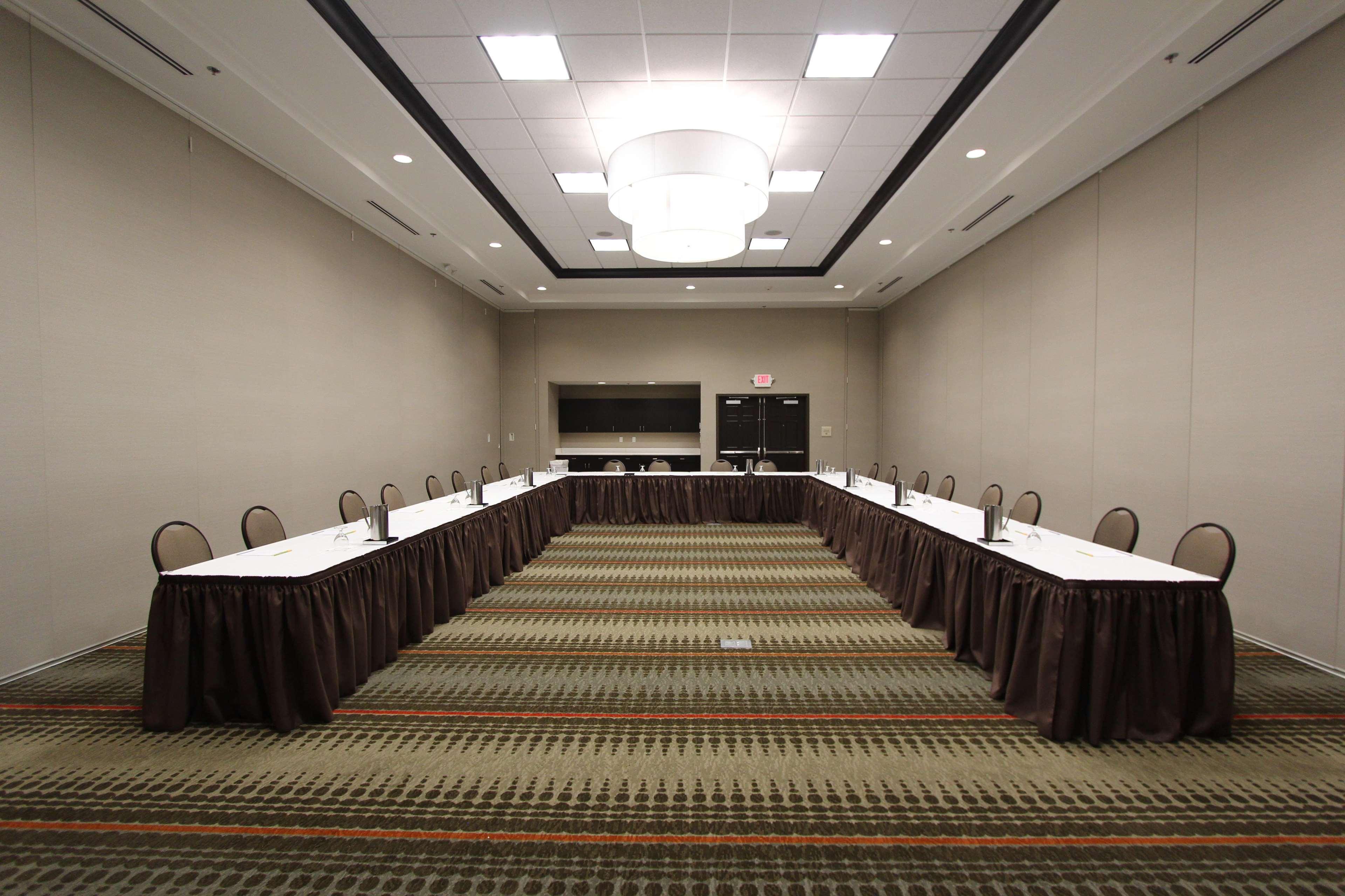 Hilton Garden Inn Findlay Bagian luar foto