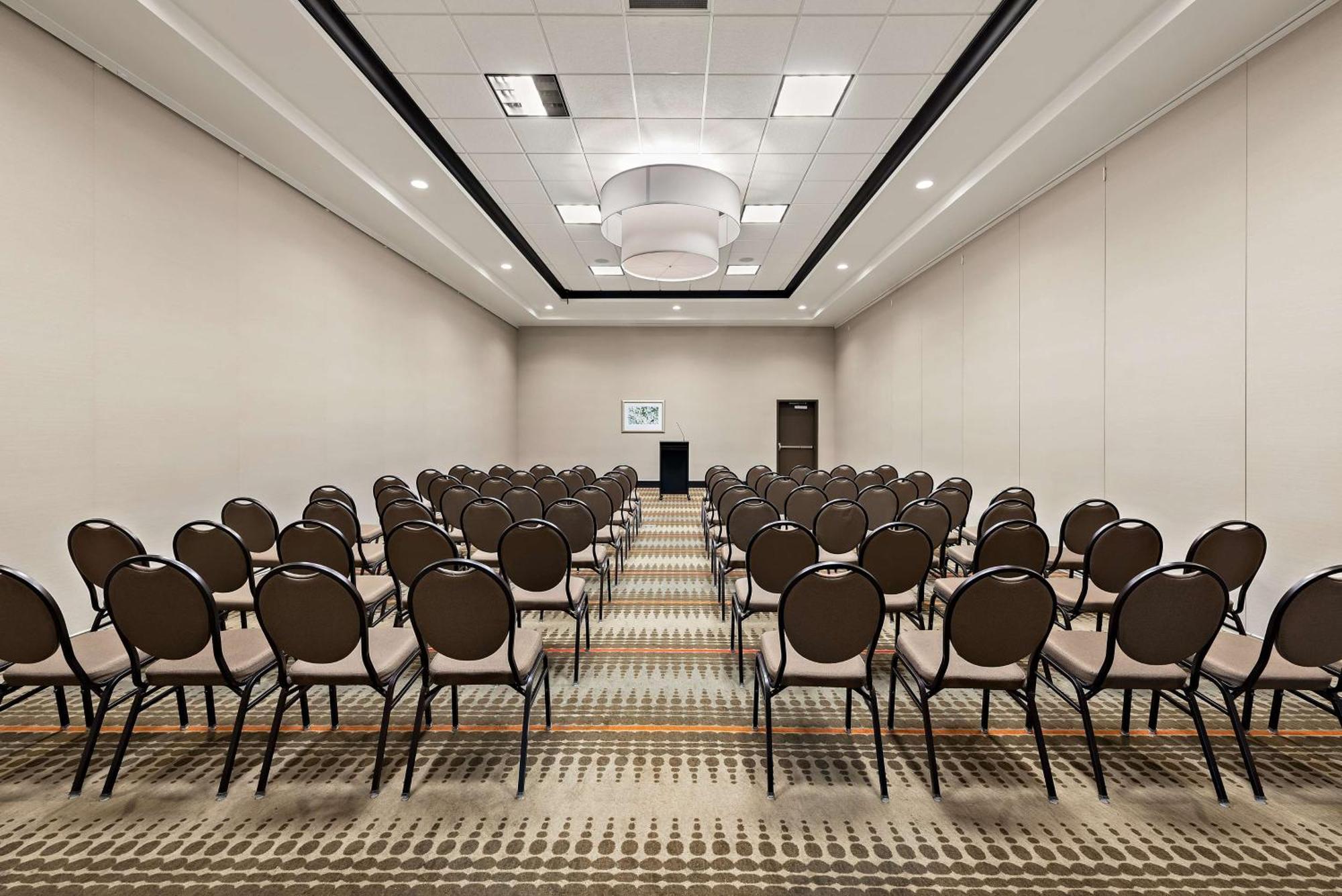 Hilton Garden Inn Findlay Bagian luar foto