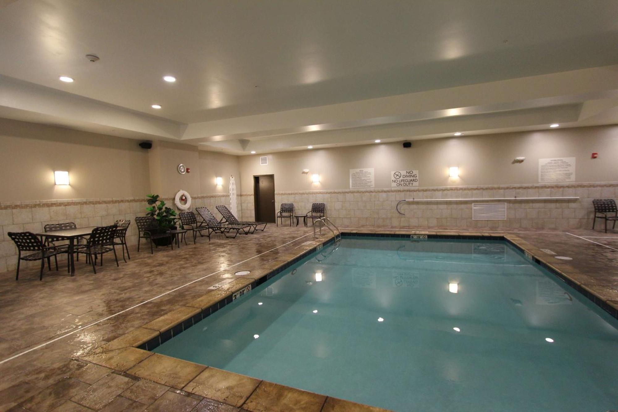 Hilton Garden Inn Findlay Bagian luar foto