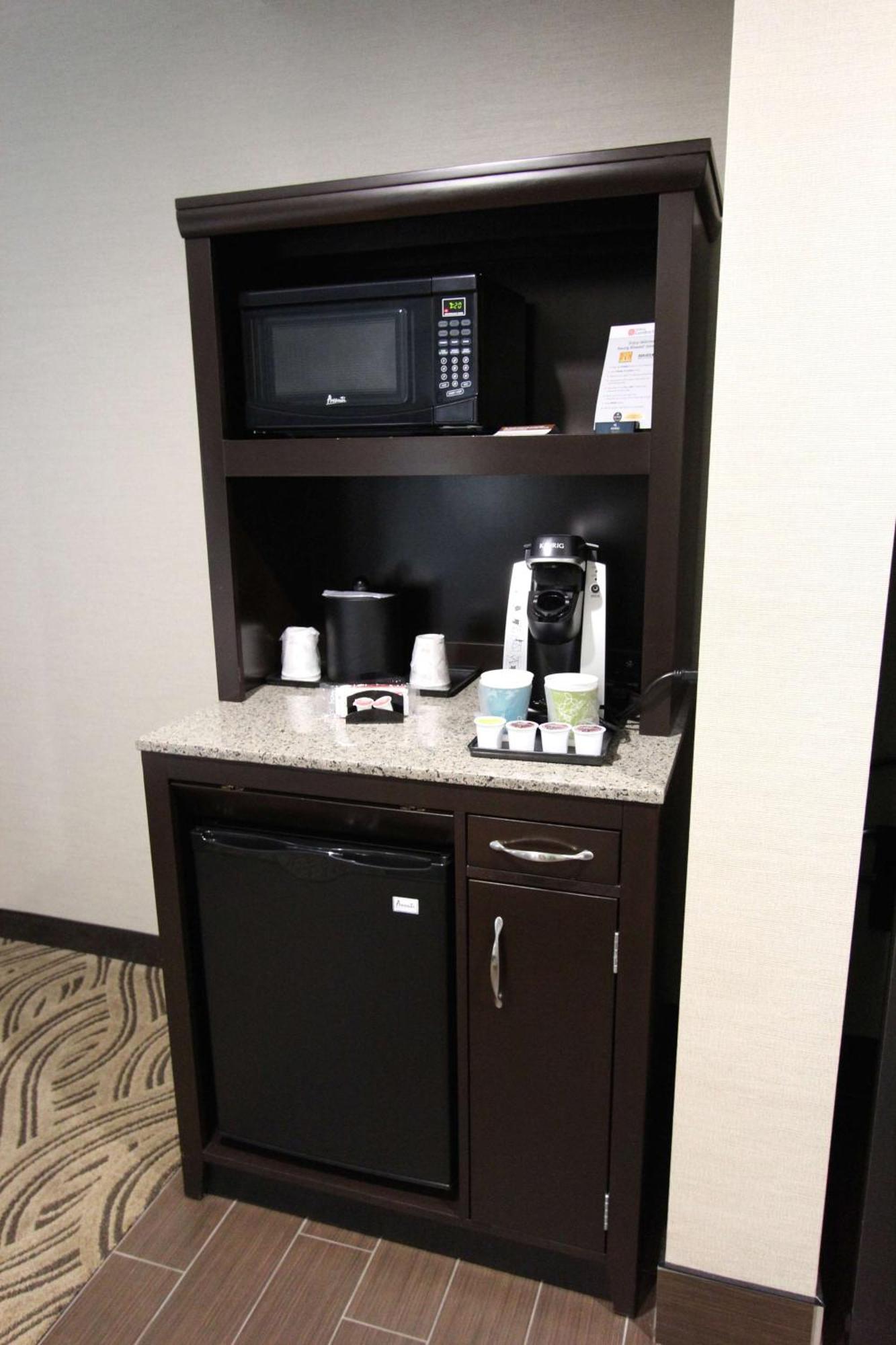Hilton Garden Inn Findlay Bagian luar foto